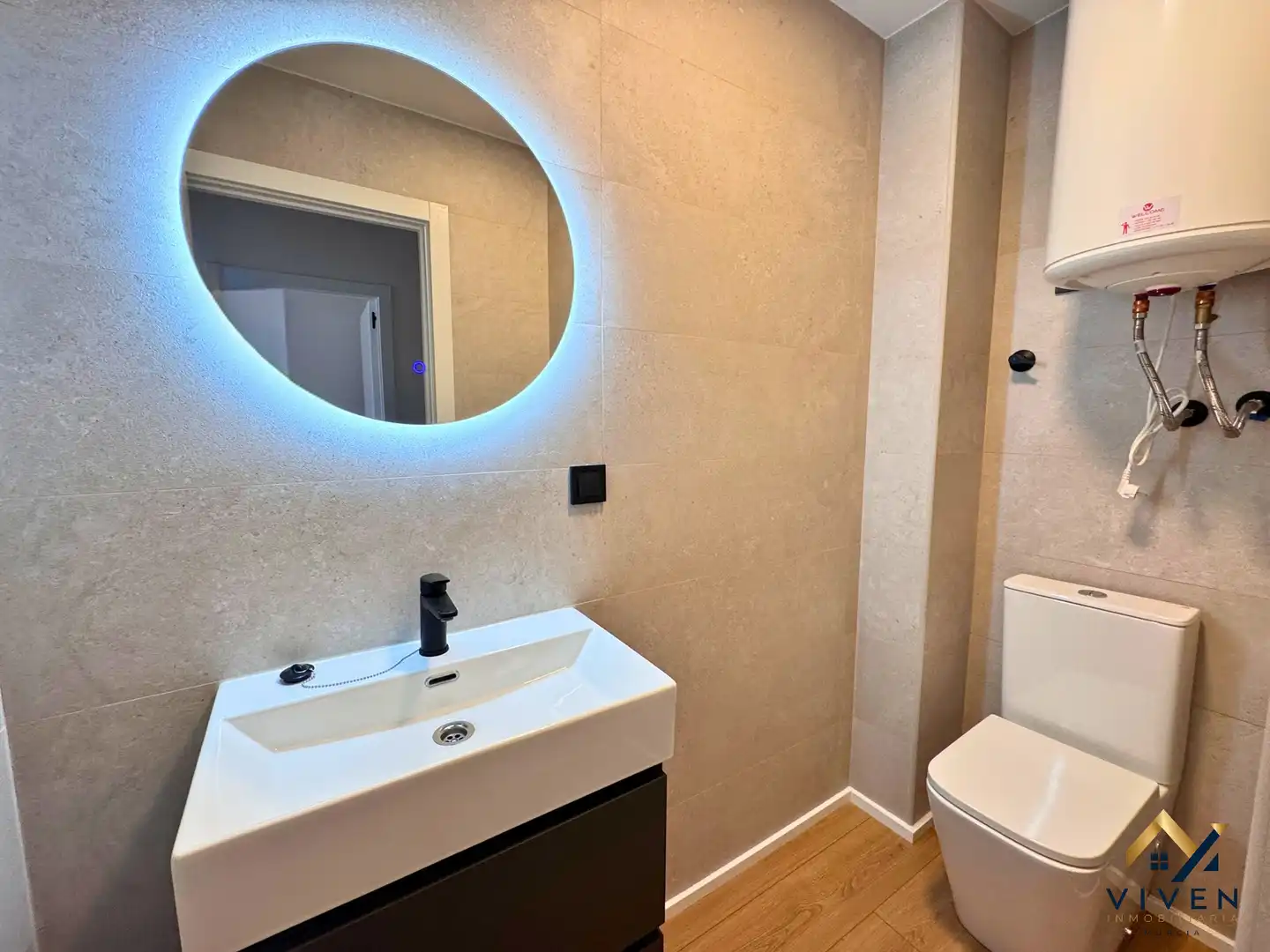 Bathroom of Flat for rent in Murcia  with Air Conditioner, Heating and Parquet flooring