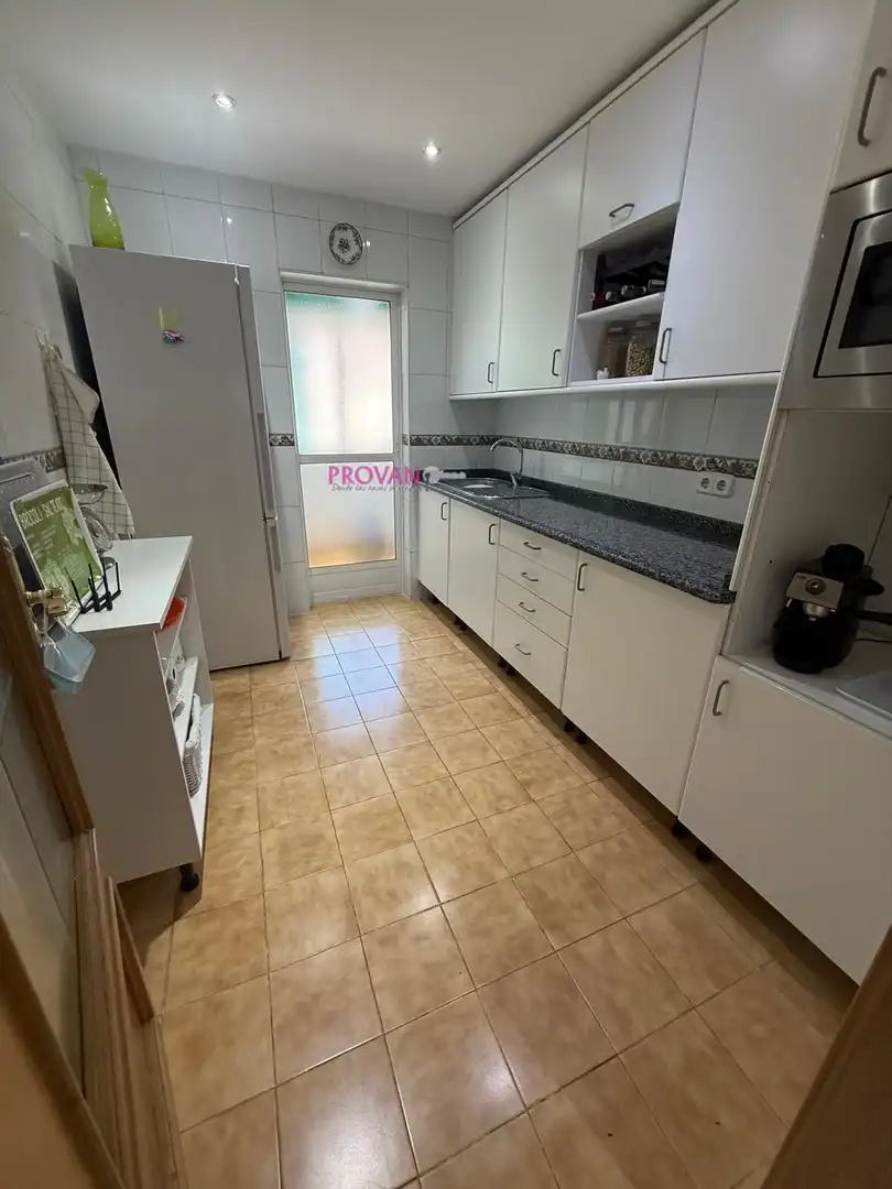 Küche von Wohnung zum Verkauf in Madrid mit Klimaanlage, Terrasse und Möbliert