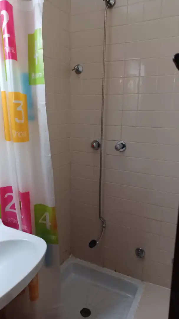 Badezimmer von Wohnung zur Miete in Ensanche - Sar