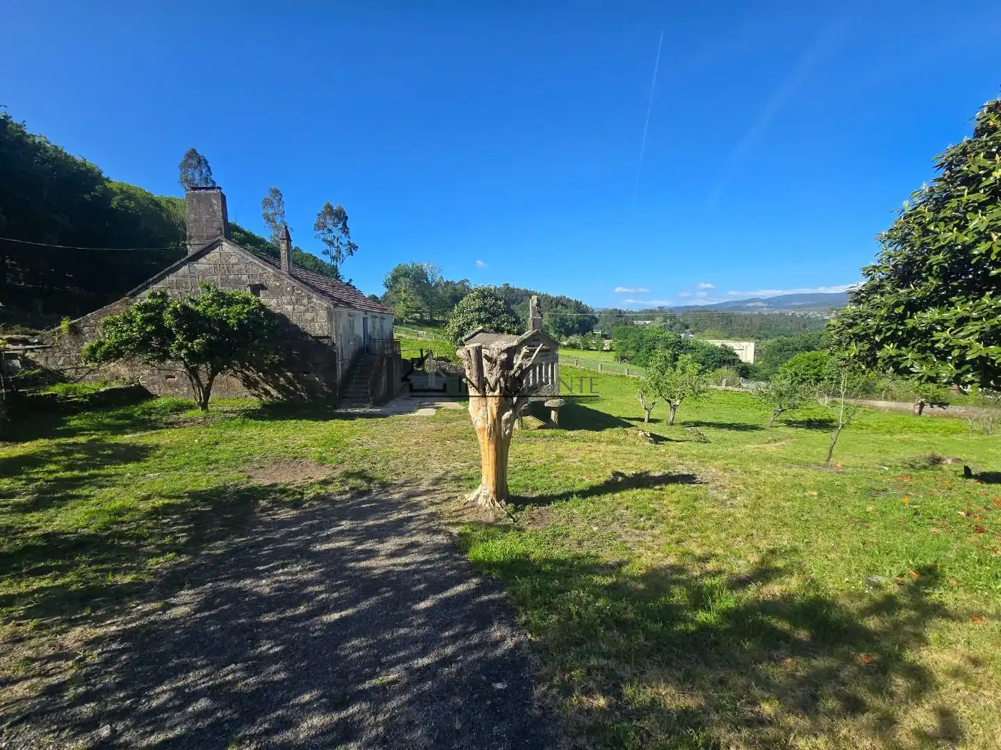 Casa o xalet en venda en Pontevedra Capital  amb Jardí privat