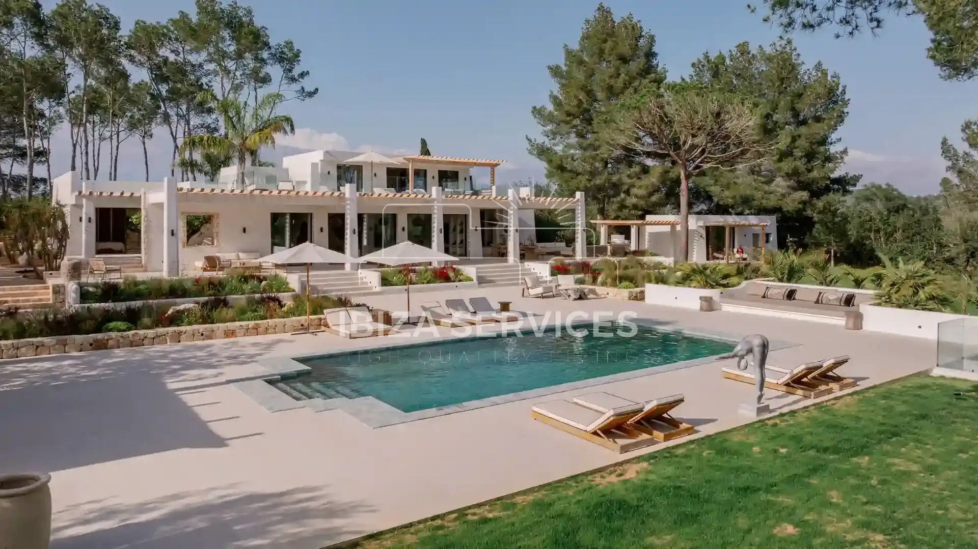 Außenansicht von Haus oder Chalet zum Verkauf in Santa Eulària des Riu mit Klimaanlage und Schwimmbad