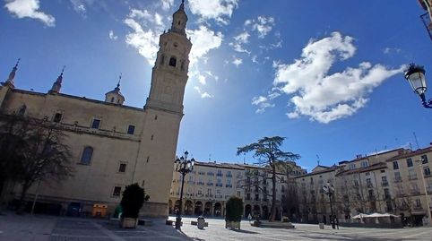 Foto 2 de Piso en venta en Plaza del Mercado, Casco Antiguo, Logroño
