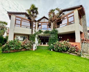 Jardí de Casa o xalet en venda en Valdeolmos-Alalpardo amb Aire condicionat, Calefacció i Jardí privat