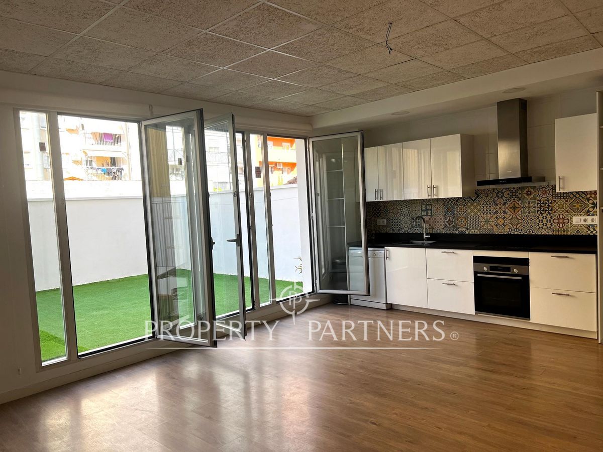 Apartment to rent in  Valencia Capital  with Air Conditioner, Private garden and Terrace