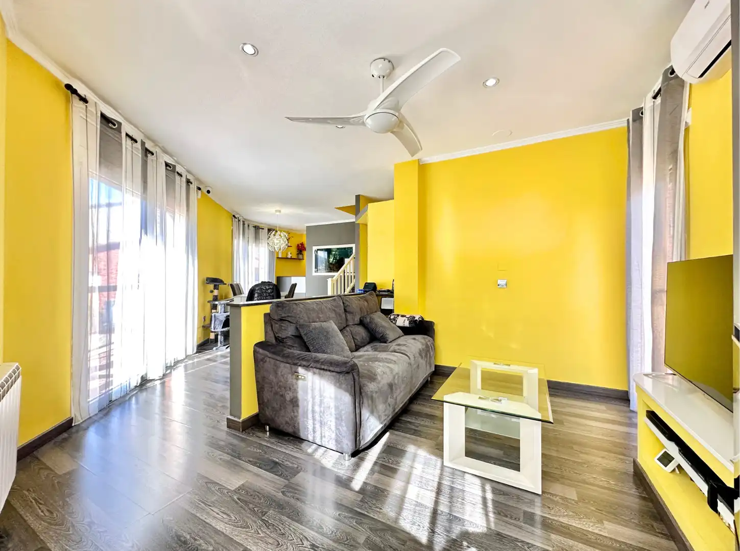 Living room of Houses for sale in Torelló  with Air Conditioner, Heating and Private garden