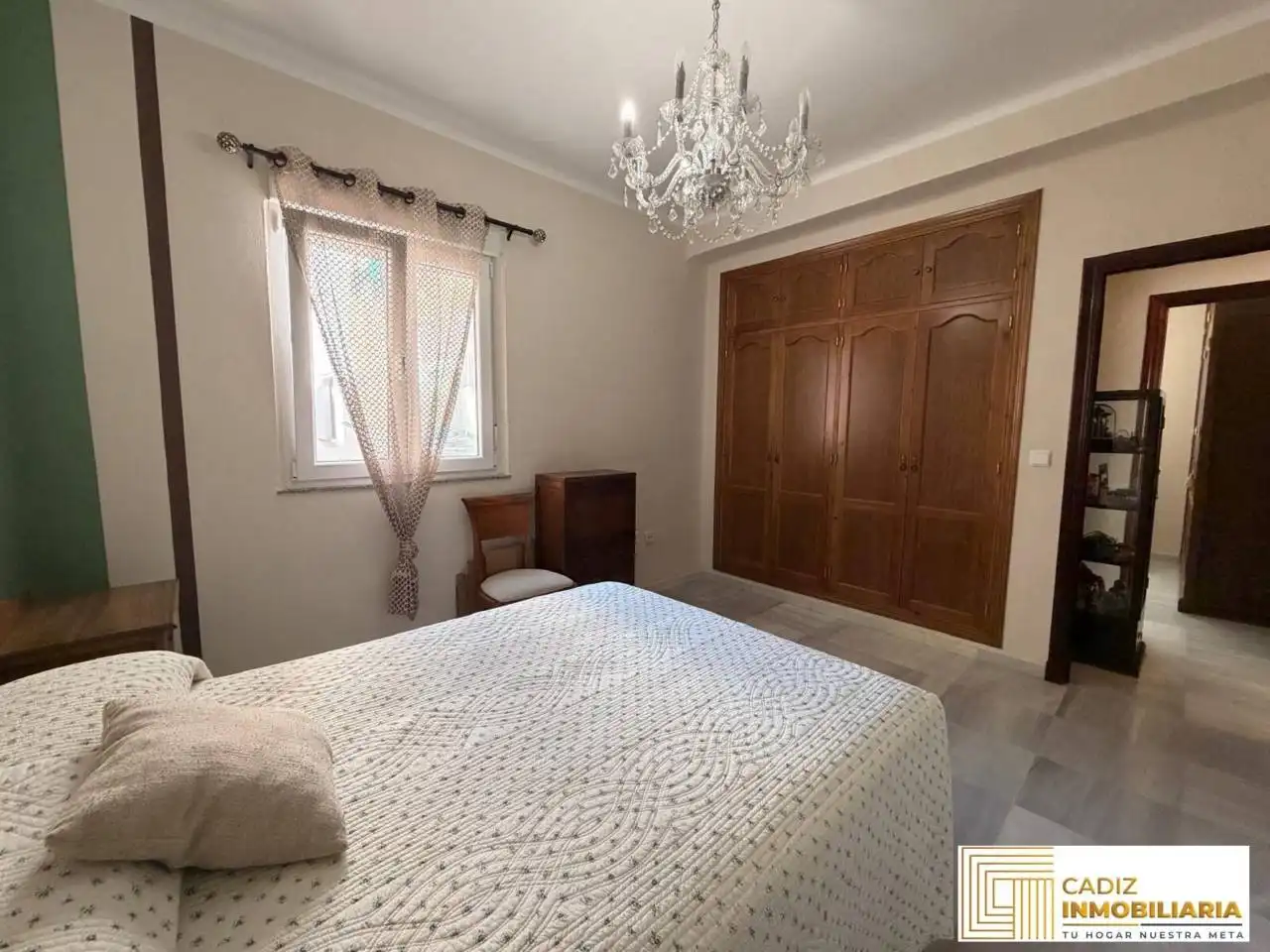 Schlafzimmer von Wohnung zum Verkauf in Cádiz mit Klimaanlage