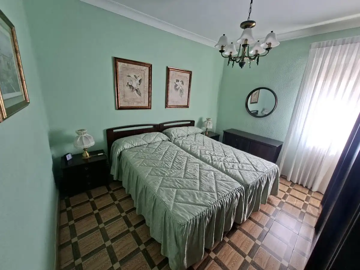Dormitori de Apartament en venda en Vitoria - Gasteiz amb Calefacció, Parquet i Traster