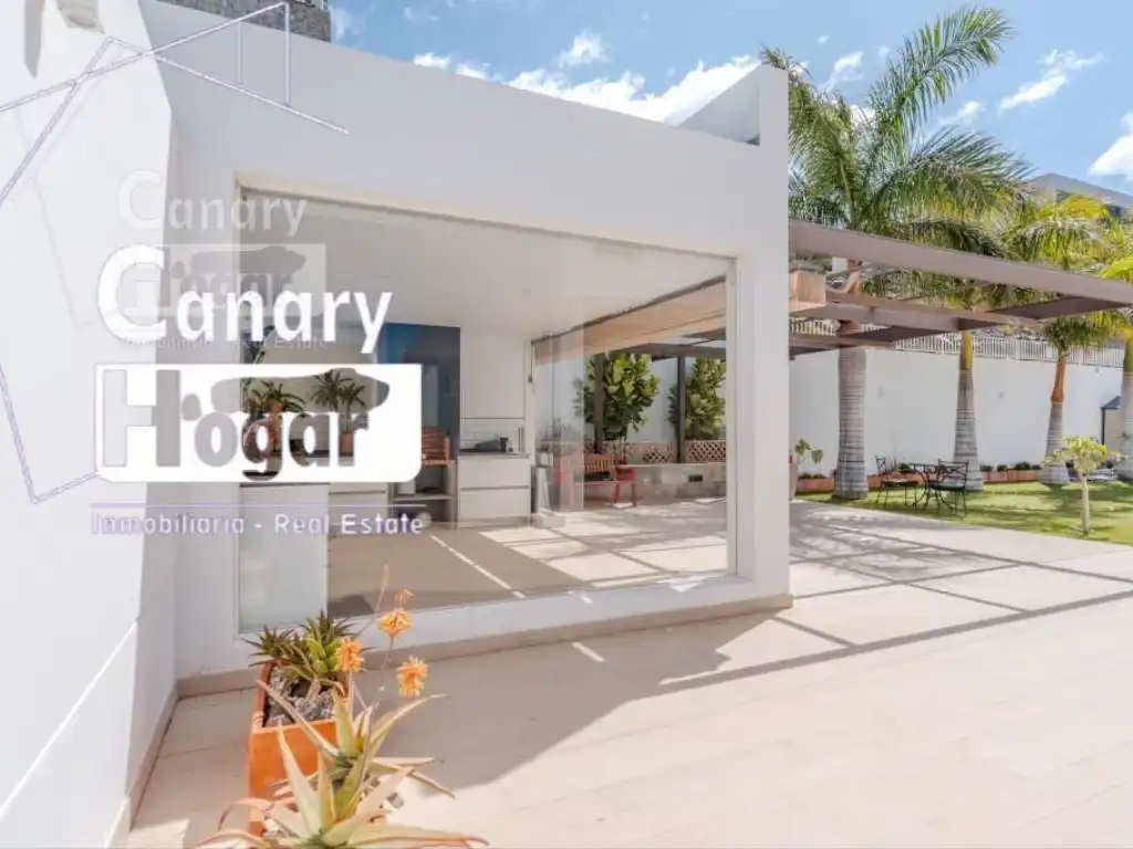 Terrace of Houses for sale in Adeje  with Air Conditioner and Swimming Pool