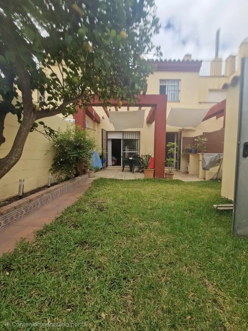 Jardí de Casa adosada en venda en Puerto Real amb Aire condicionat, Jardí privat i Traster