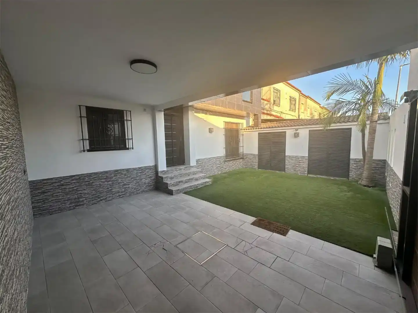 Terrassa de Casa o xalet en venda en Dos Hermanas amb Aire condicionat, Jardí privat i Traster