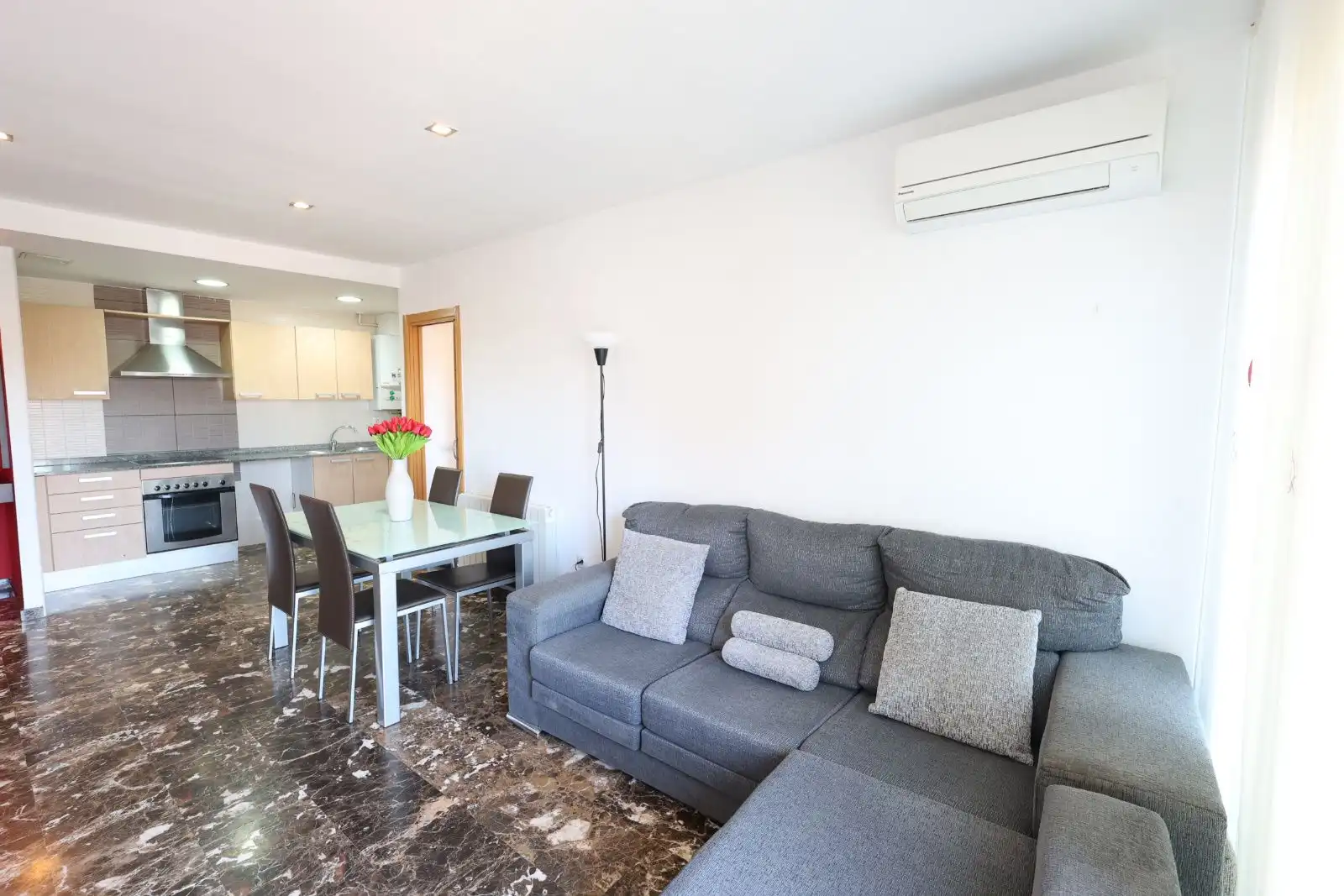 Wohnzimmer von Wohnung zum Verkauf in El Vendrell mit Klimaanlage, Heizung und Terrasse