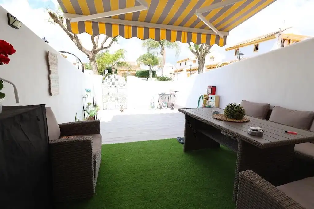 Terraza de Casa o chalet en venta en Pilar de la Horadada con Jardín privado, Terraza y Amueblado
