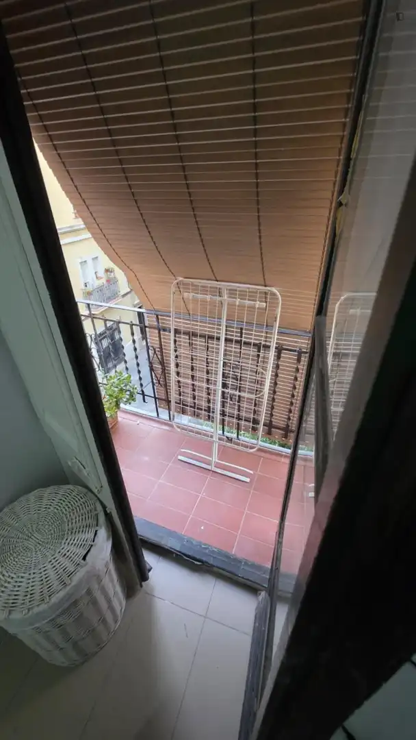 Terraza de Apartamento para compartir en Barcelona con Amueblado, Horno y Lavadora