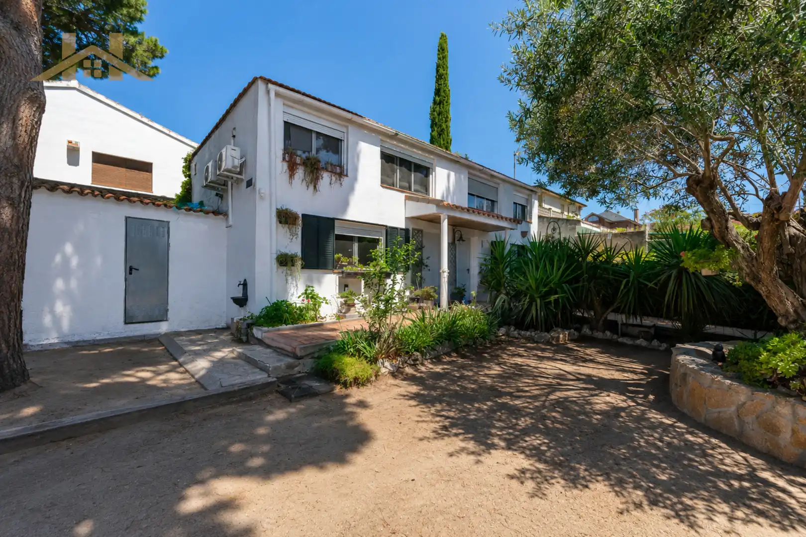 Vista exterior de Casa o chalet en venta en Pozuelo de Alarcón con Aire acondicionado, Calefacción y Jardín privado
