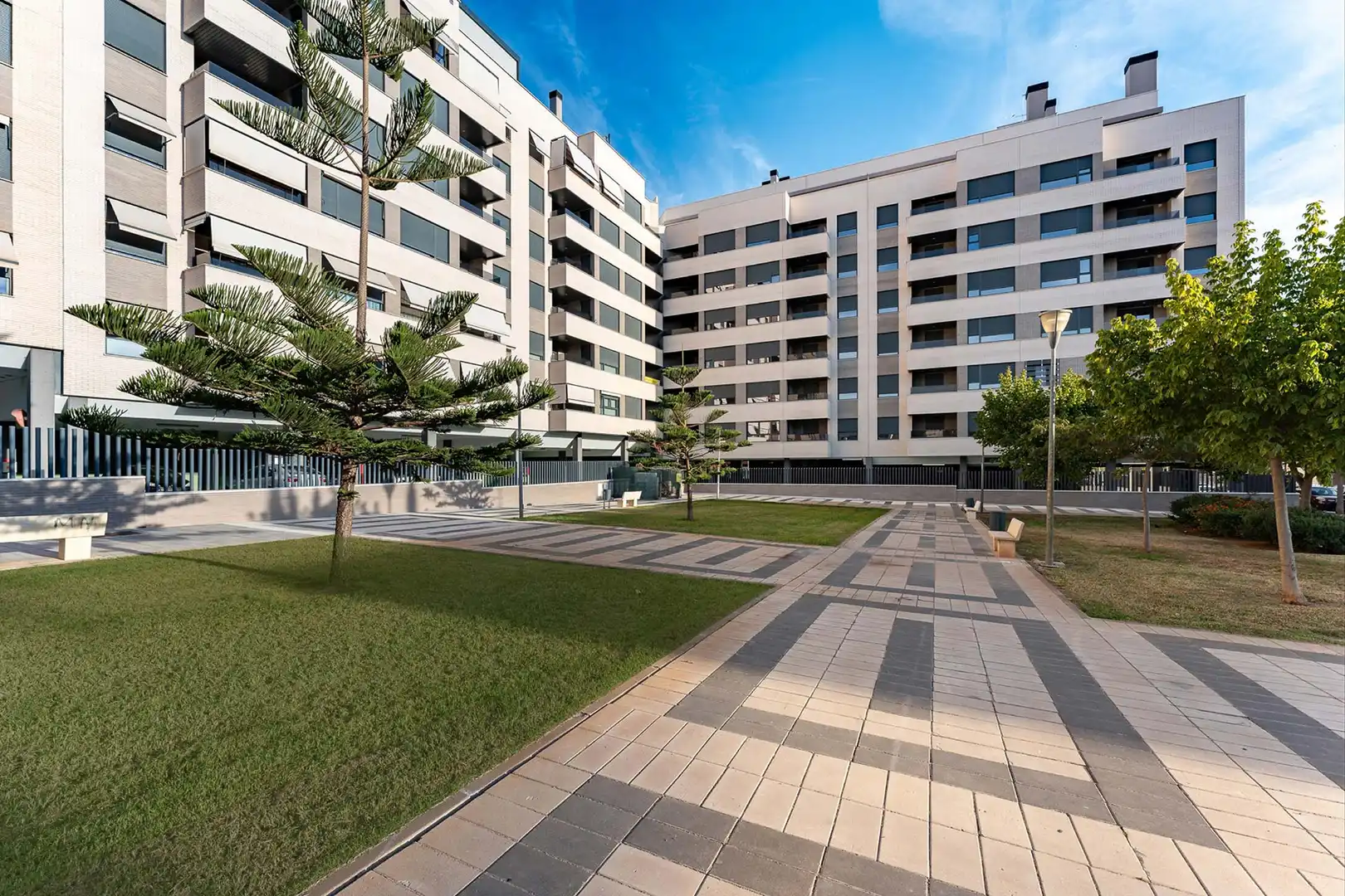Exterior view of Flat for sale in Málaga  with Parquet flooring, Terrace and Storage room