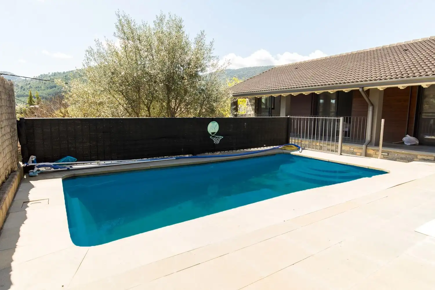 Piscina de Casa o chalet en venta en Boltaña con Aire acondicionado, Calefacción y Jardín privado