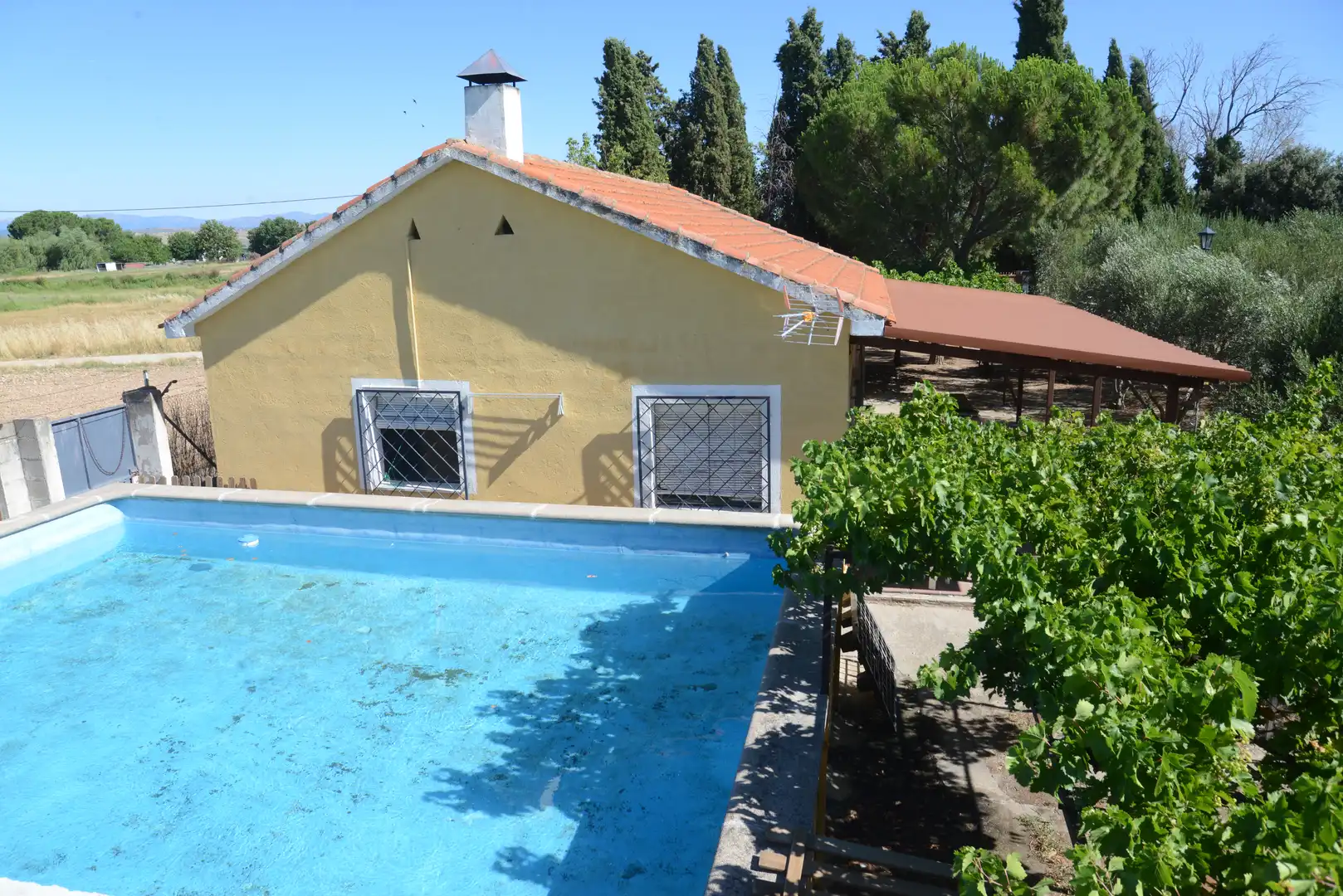 Country house with pool for sale in Fuente El Saz de Jarama