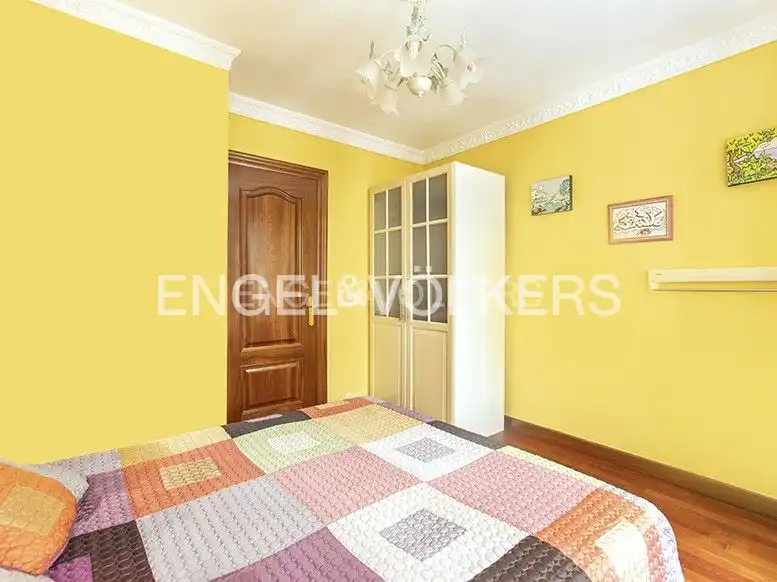 Piso en venta en Gijón  con Calefacción, Parquet y Amueblado