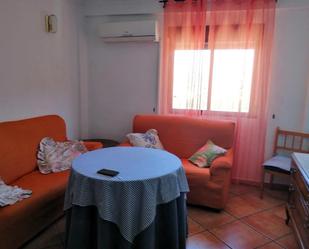 Living room of Flat to rent in  Granada Capital  with Heating, Terrace and Balcony
