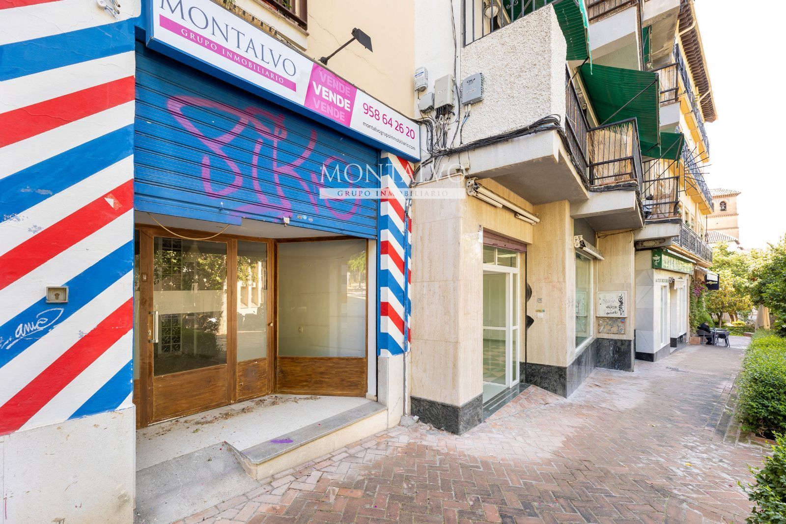 Exterior view of Premises for sale in  Granada Capital