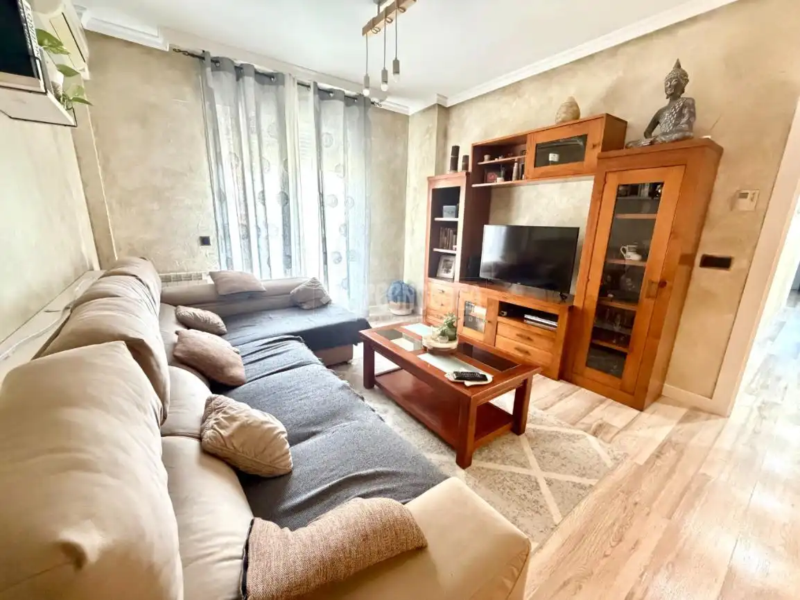 Living room of Flat for sale in Arganda del Rey  with Air Conditioner, Heating and Parquet flooring