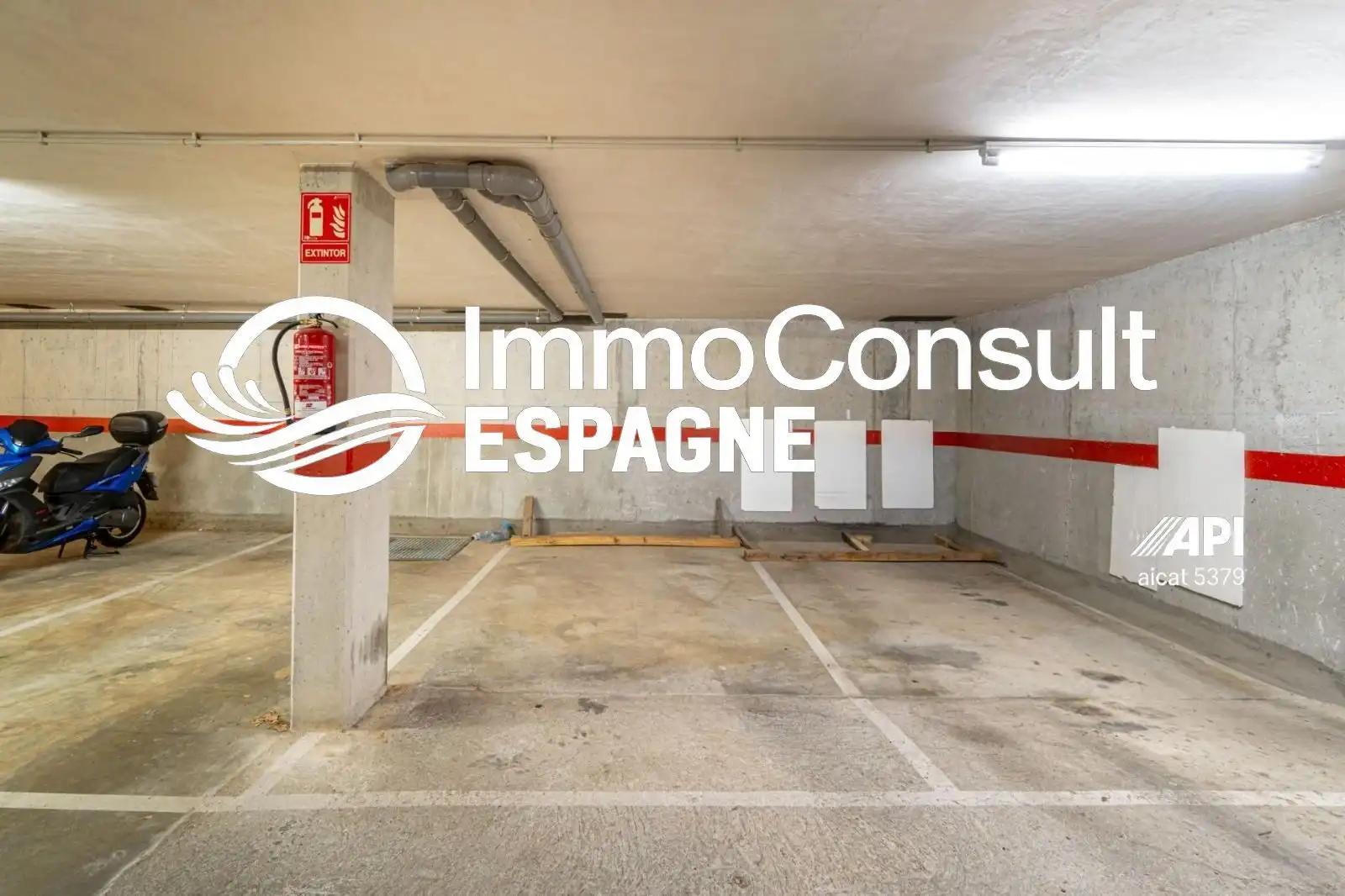 Parking de Apartamento en venta en Empuriabrava con Aire acondicionado, Calefacción y Terraza