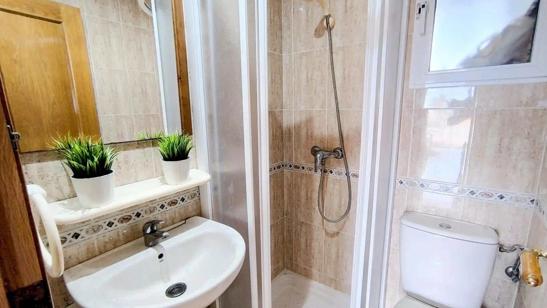 Baño de Dúplex en venta en Bigastro con Aire acondicionado, Terraza y Piscina comunitaria