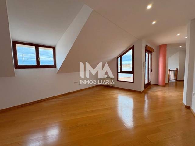 Ático en Alquiler en Pueblo