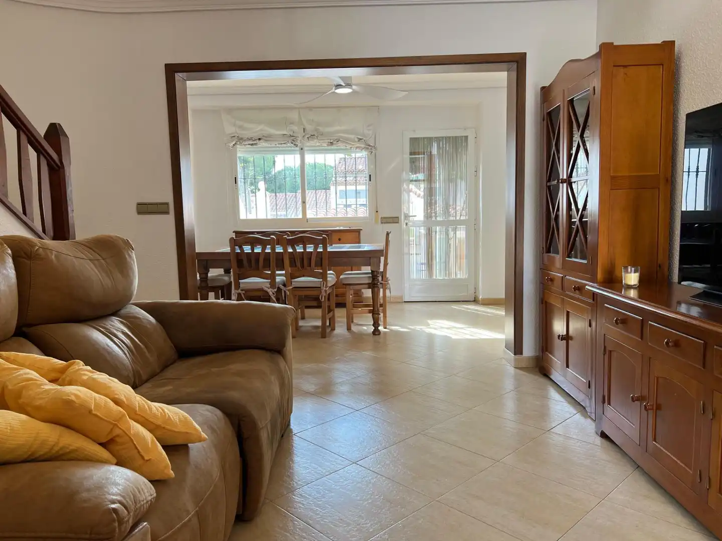 Sala de estar de Casa adosada en venta en La Nucia con Aire acondicionado, Jardín privado y Trastero