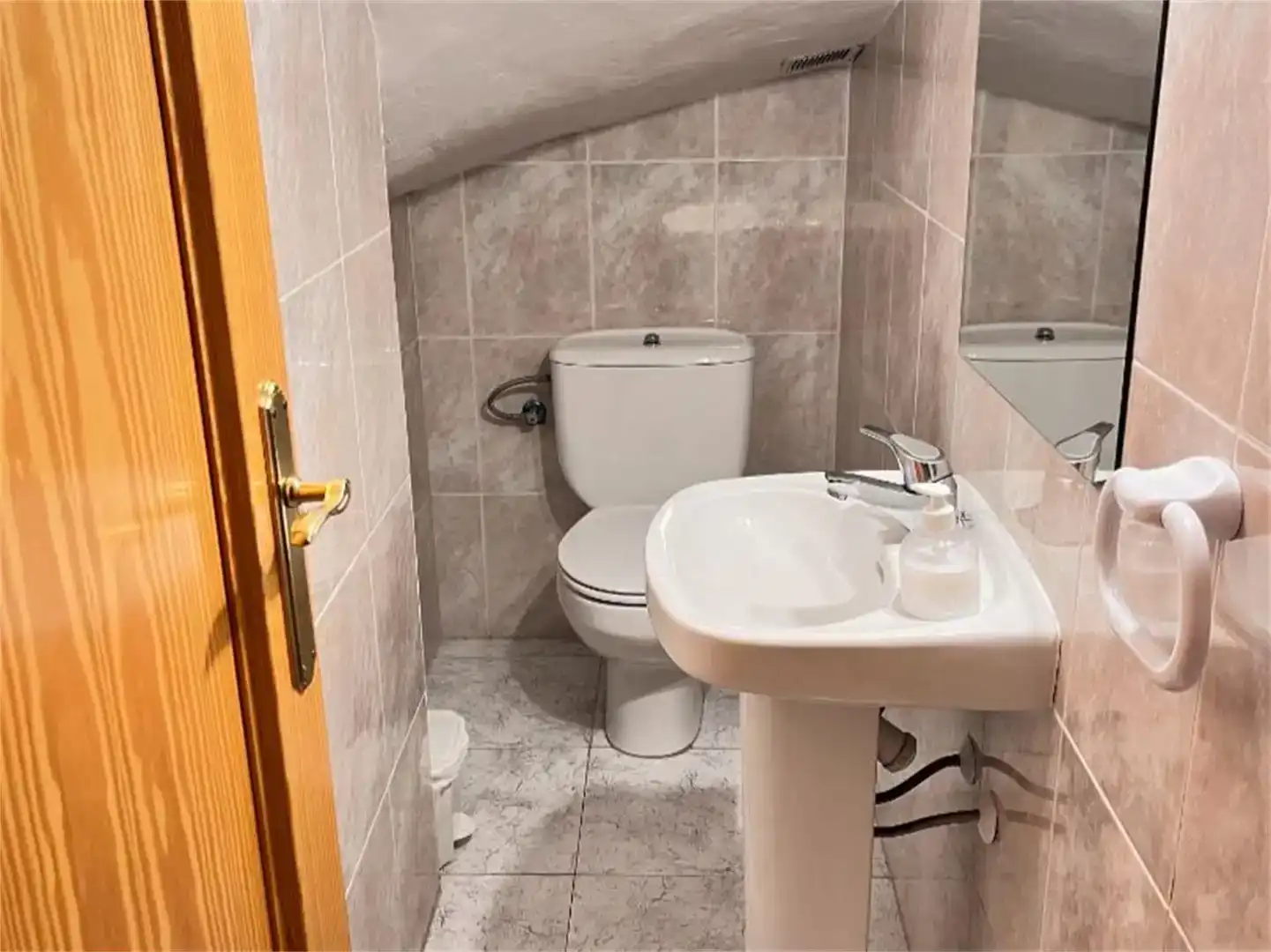 Bany de Casa o xalet en venda en Baza