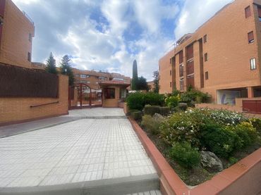 Appartamento con piscina in affitto a Avenida de Europa