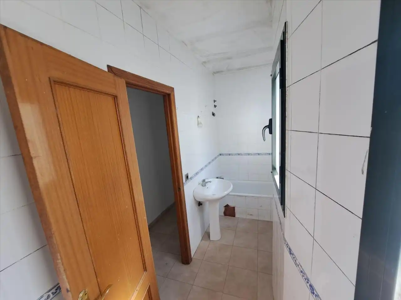 Badezimmer von Wohnung zum Verkauf in Hinojos
