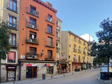Flat with balcony for sale in Calle Imperial 12
