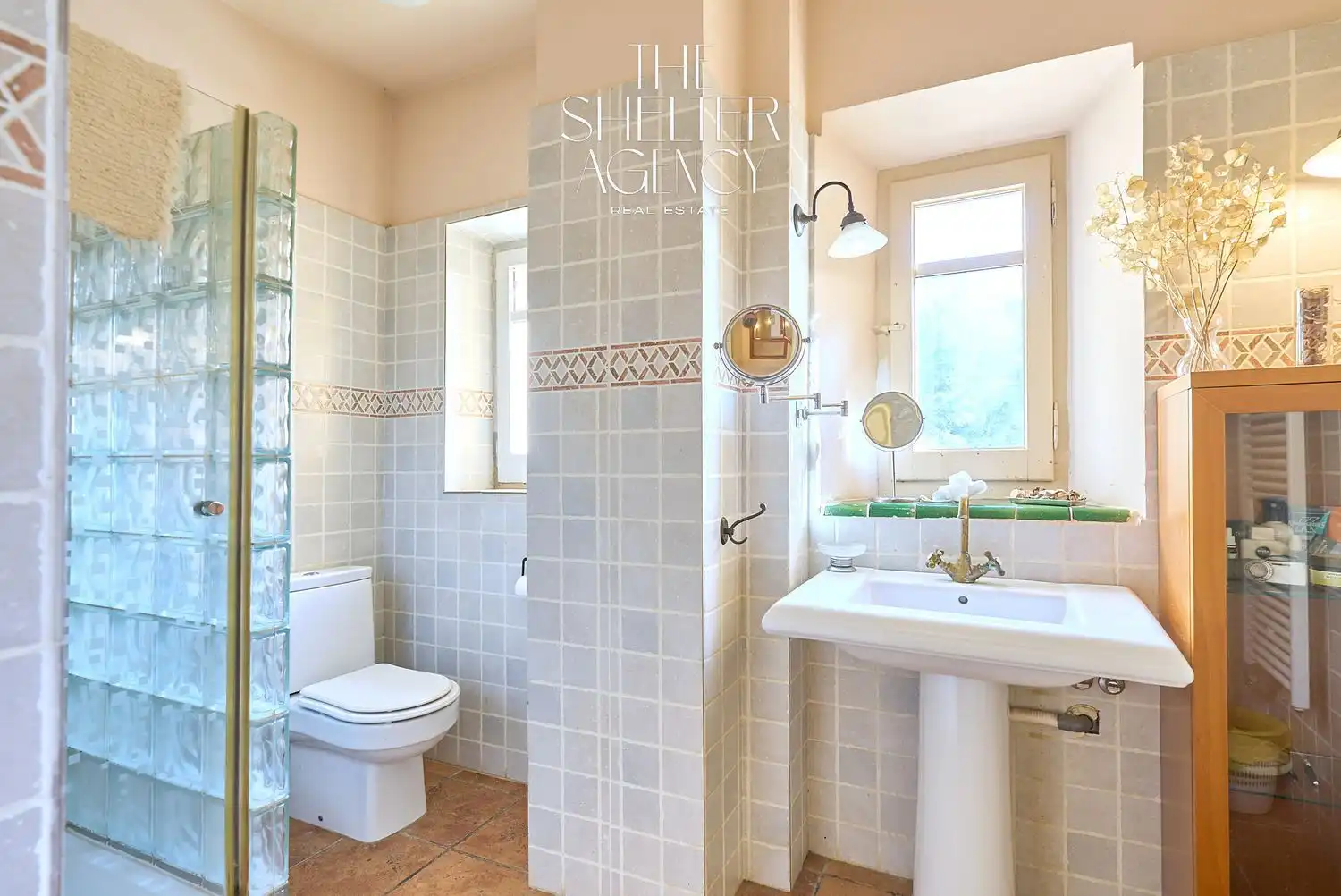 Baño de Finca rústica en venta en Sant Pere de Ribes con Aire acondicionado, Jardín privado y Piscina comunitaria