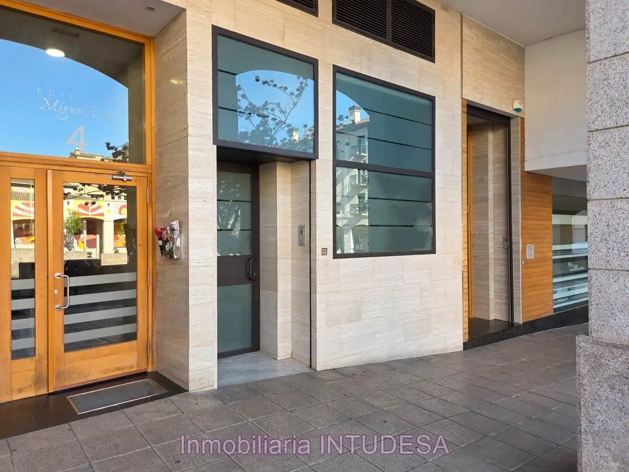 Außenansicht von Büro zur Miete in Tudela mit Klimaanlage und Möbliert