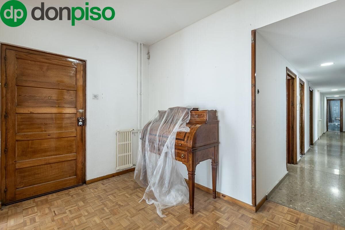 Piso en venta en  Granada Capital