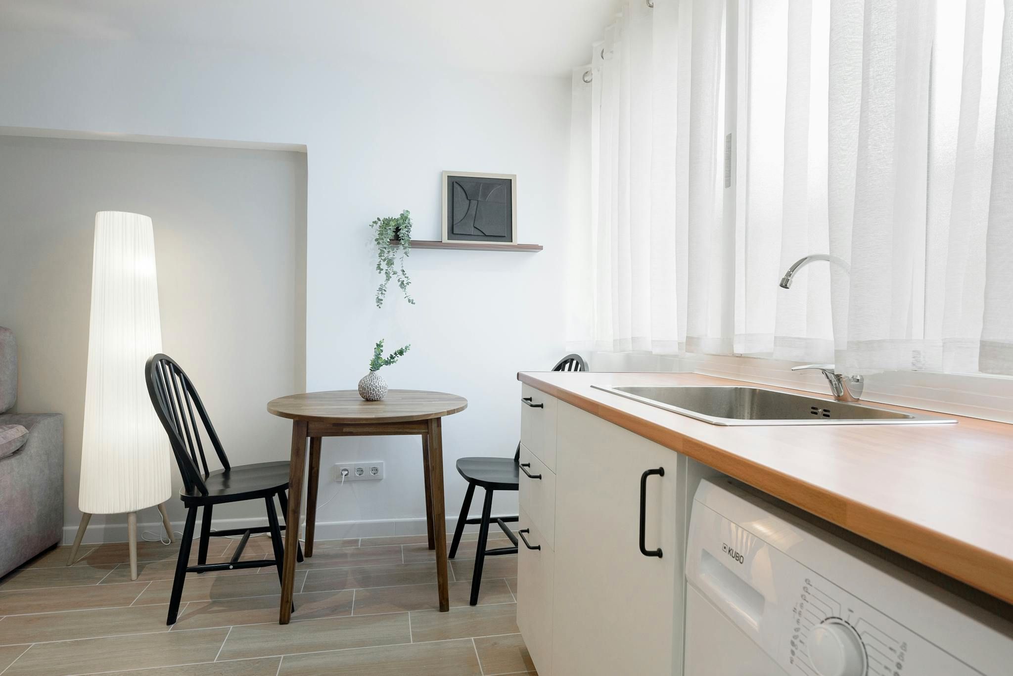 Cuina de Pis de lloguer en  Valencia Capital amb Aire condicionat, Calefacció i Moblat