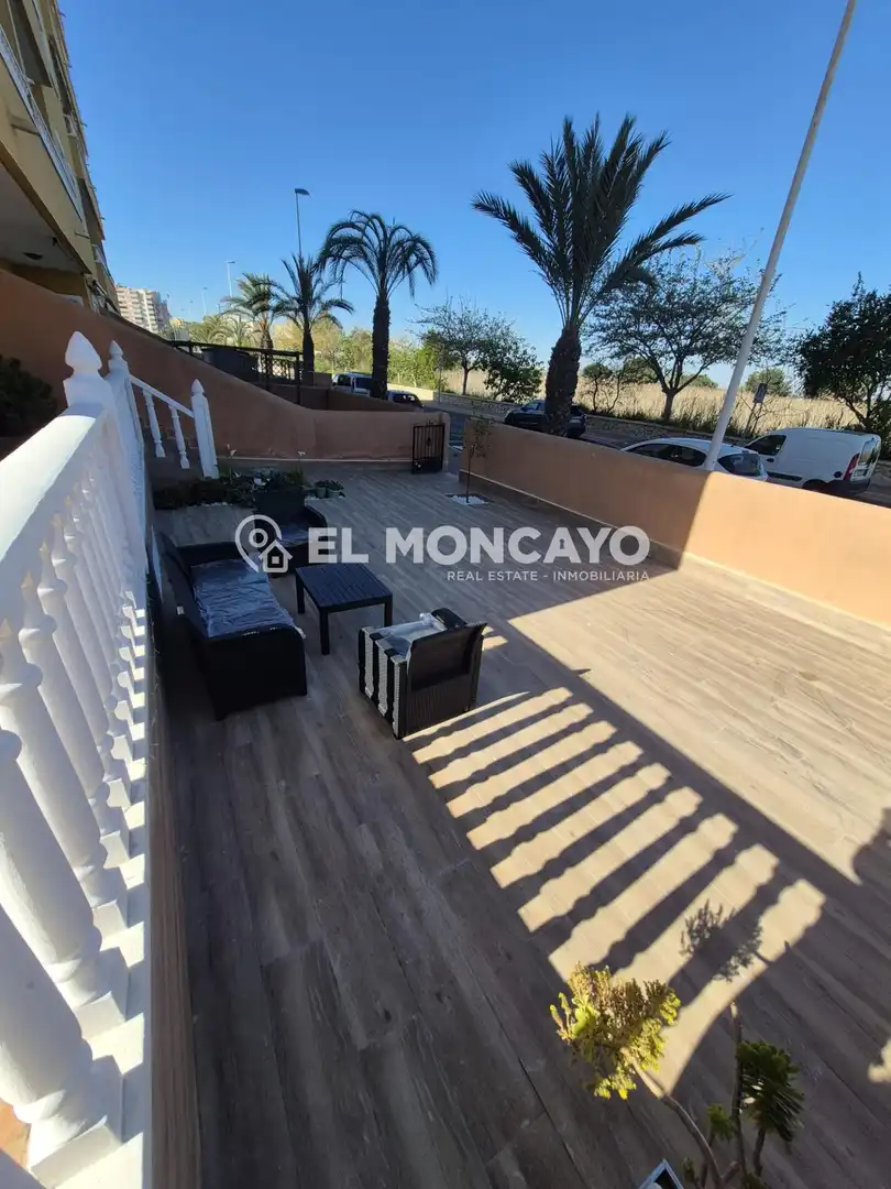 Terrace of Ground floor for sale in Guardamar del Segura  with Private garden, Terrace and Furnished