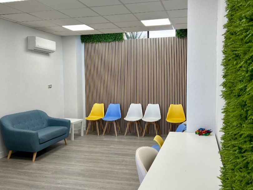 Office for rent in Albolote  with Air Conditioner, Heating and Furnished