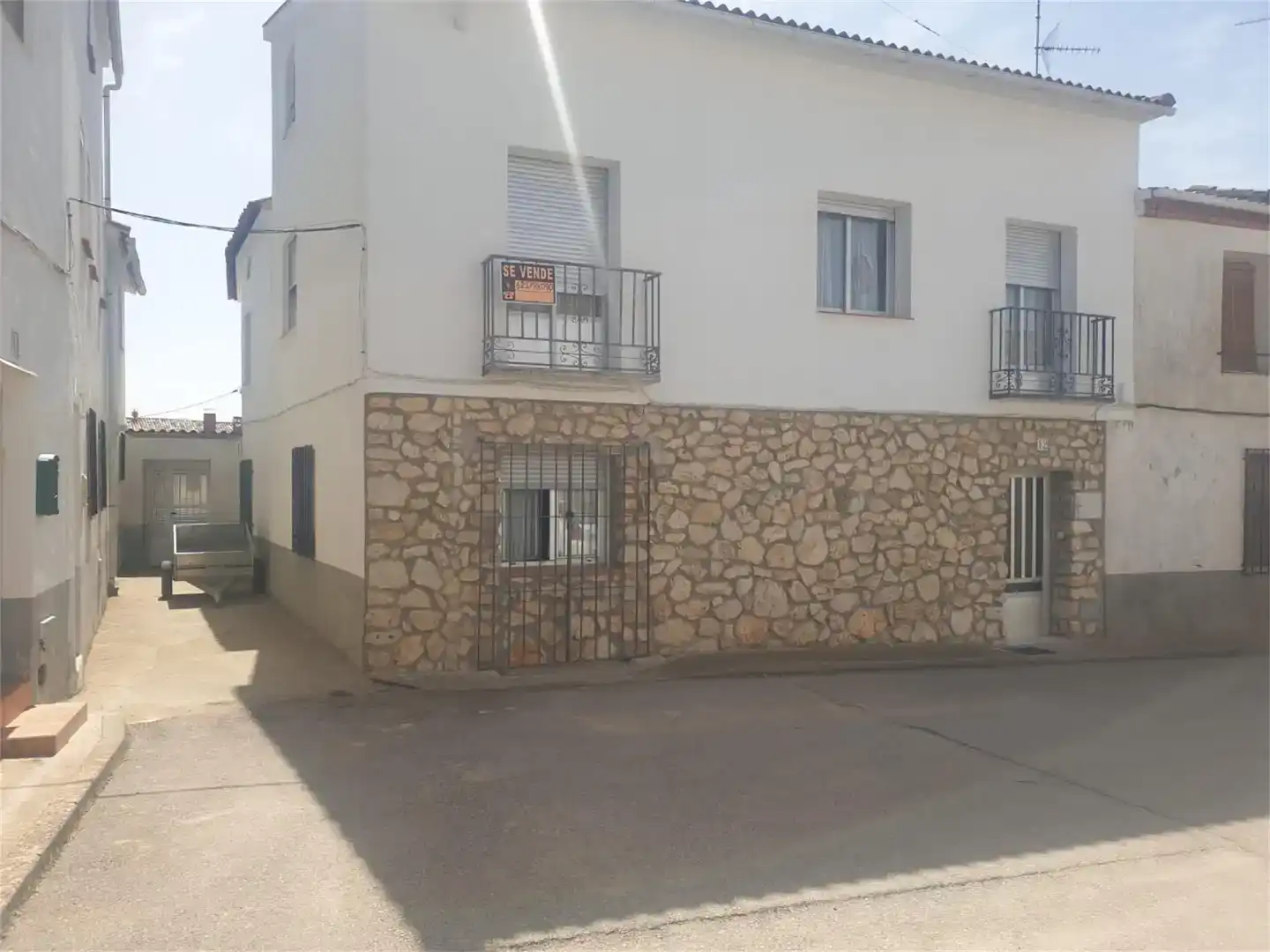 Vista exterior de Casa adosada en venta en Alcocer con Trastero, Amueblado y Balcón