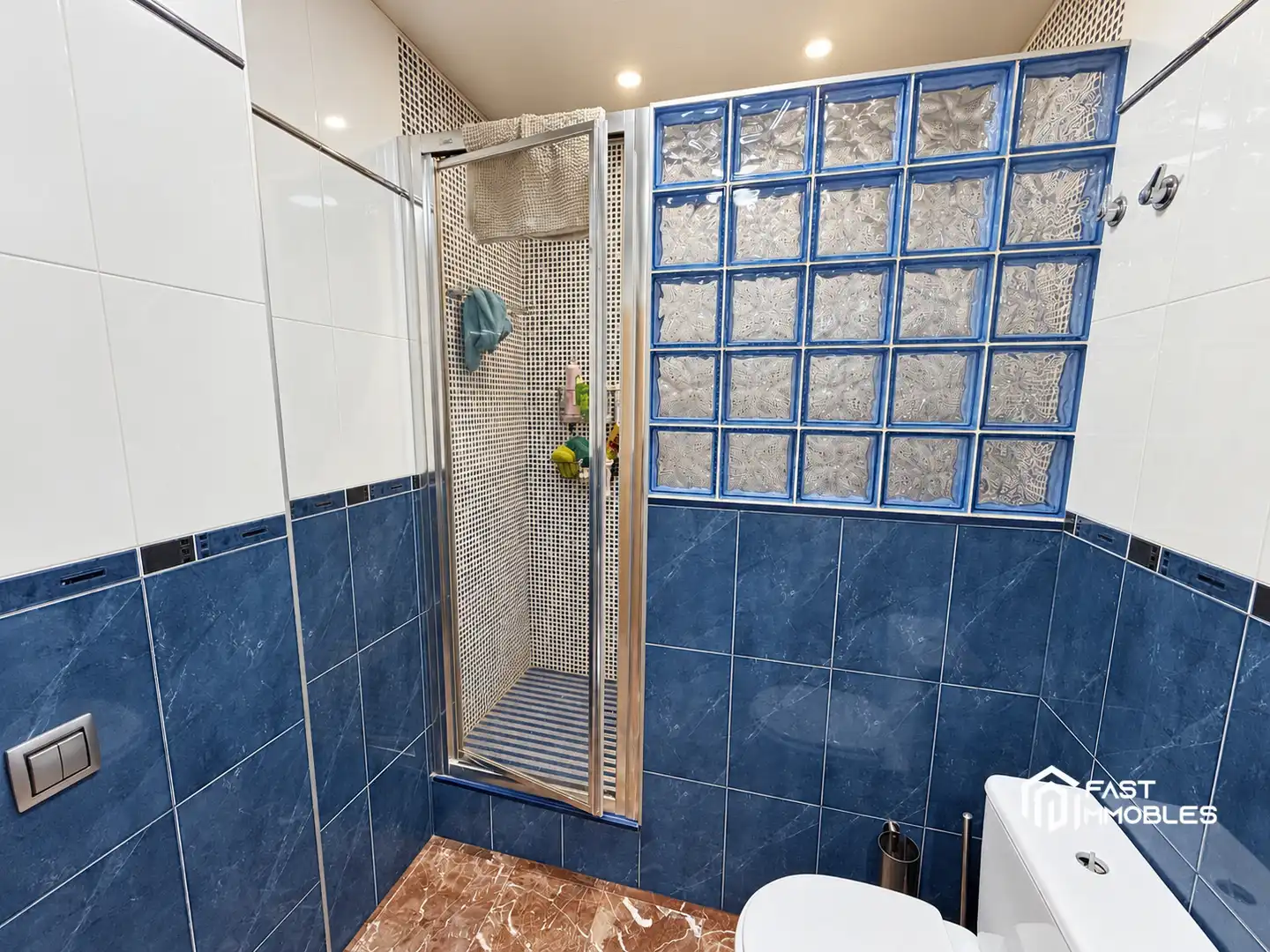 Bathroom of Flat for sale in Ponent