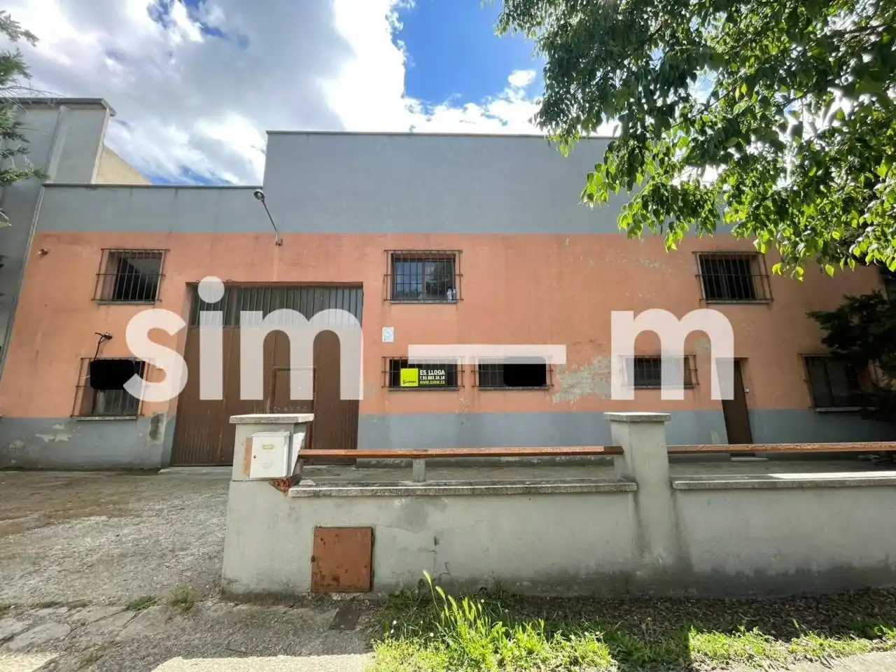 Exterior view of Industrial buildings for rent in Vic