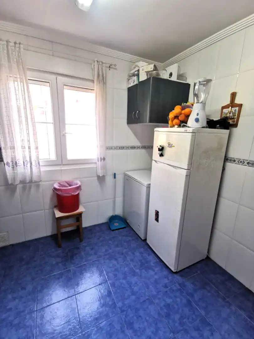 Cocina de Ático en venta en Castro-Urdiales con Calefacción, Terraza y Trastero