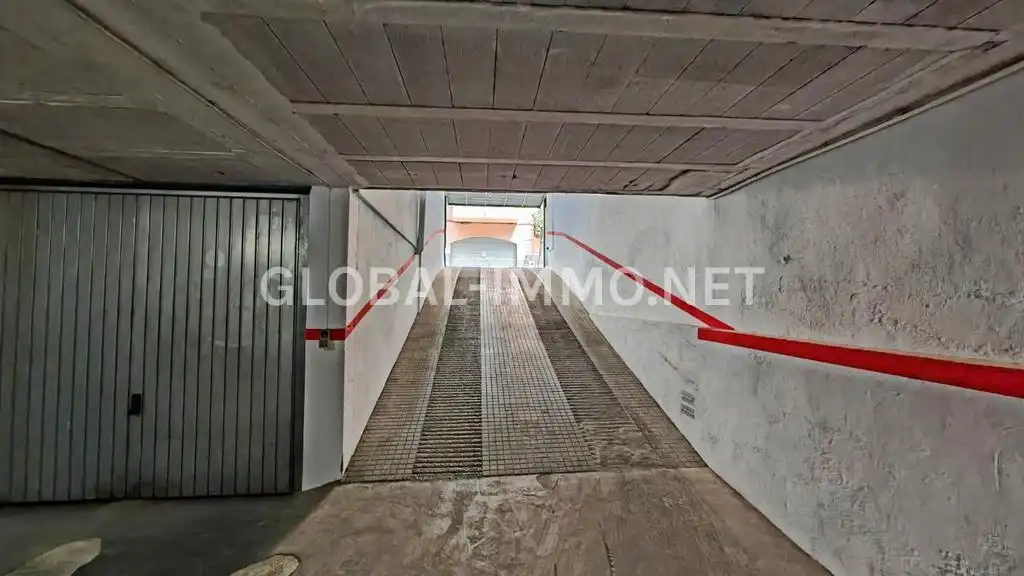 Parking de Apartamento en venta en Roses con Calefacción, Terraza y Amueblado