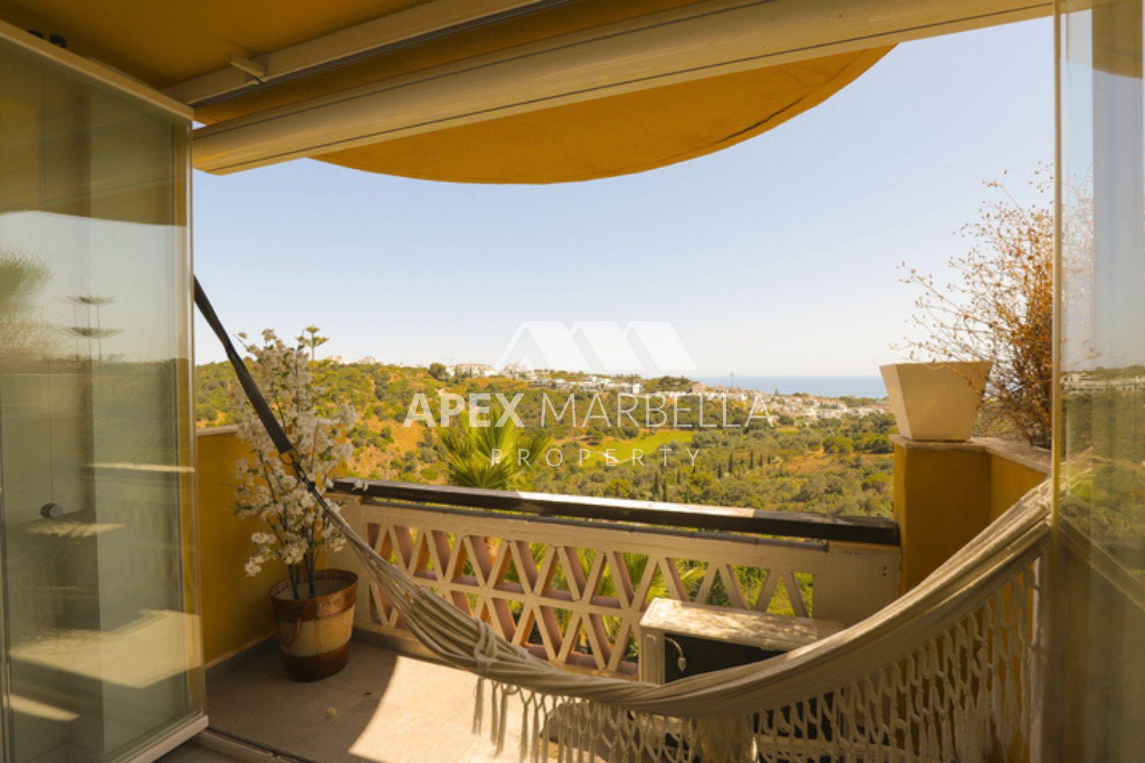 Vista exterior de Apartament en venda en Marbella amb Aire condicionat, Traster i Moblat