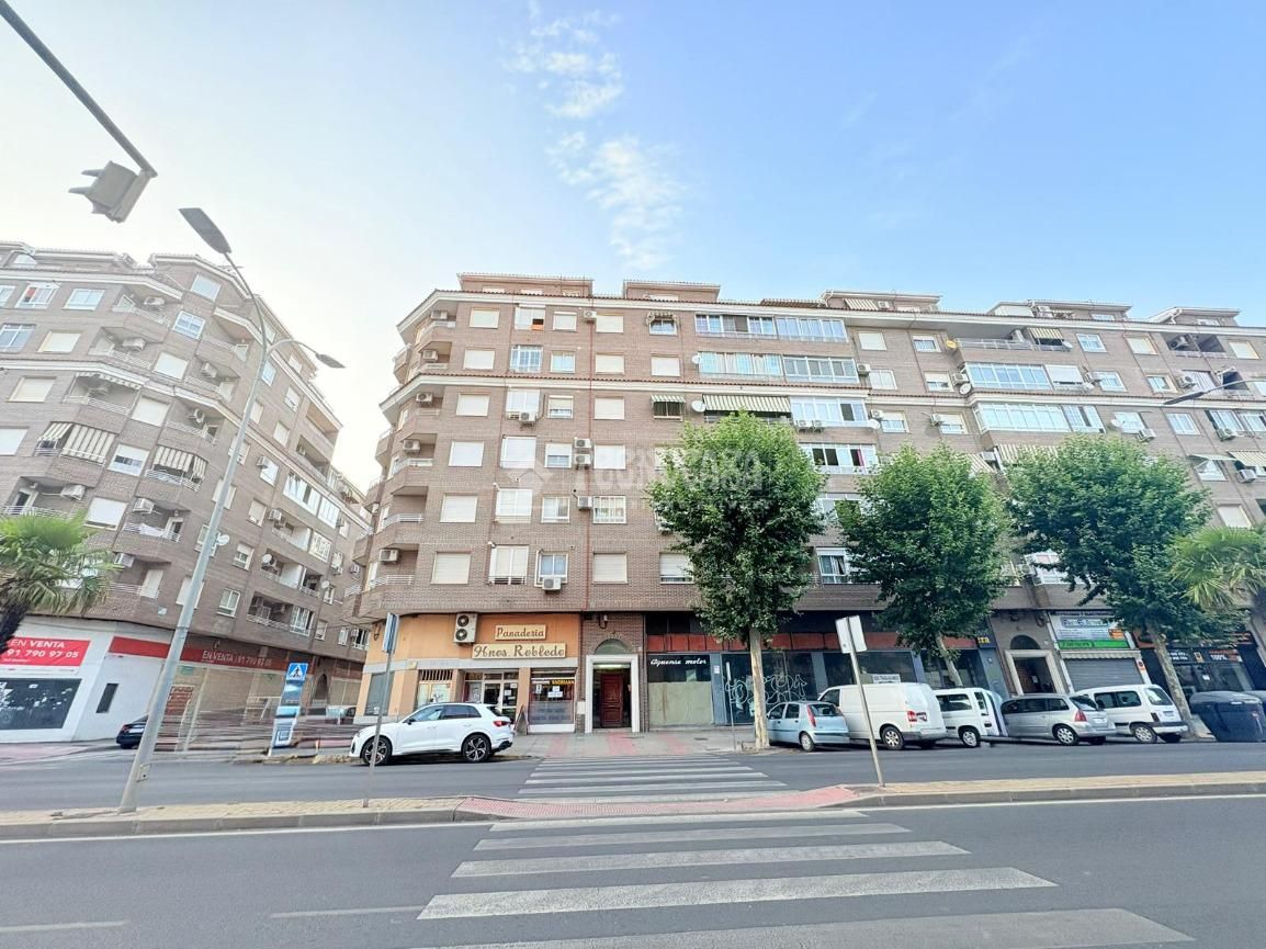 Vista exterior de Pis en venda en Talavera de la Reina