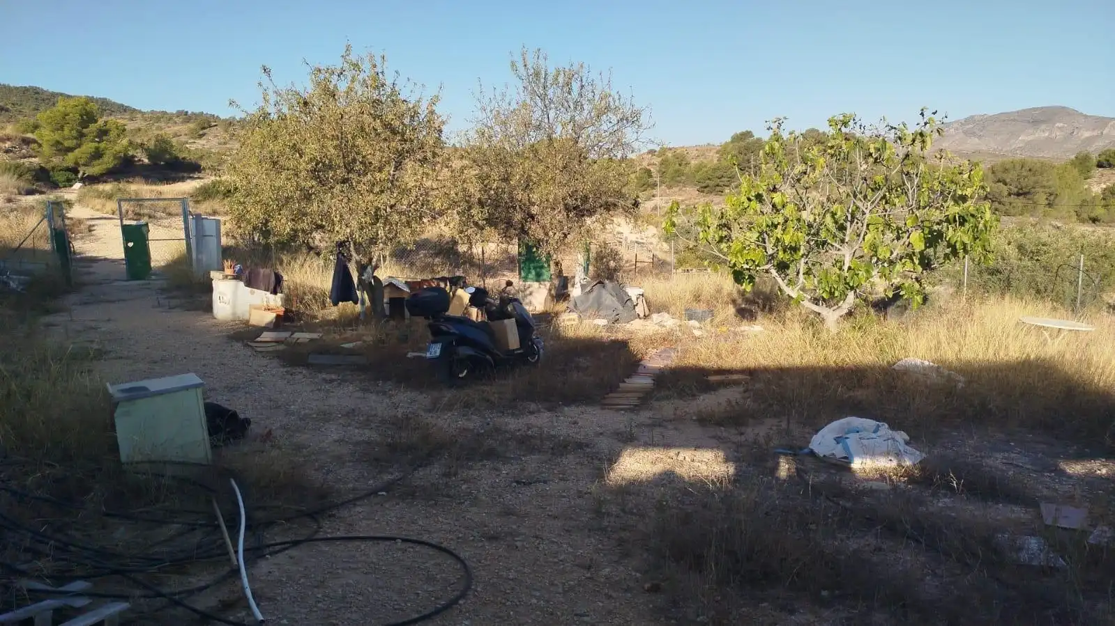 Rustikales Grundstück zum Verkauf in Hondón de las Nieves / El Fondó de les Neus