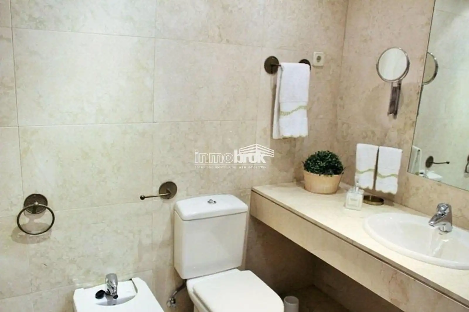 Bathroom of Flat for rent in La Moraleja  with Terrace, Swimming Pool and Community pool