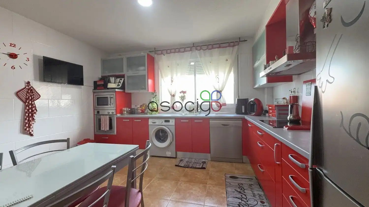 Cocina de Casa adosada en venta en Cabanillas del Campo con Calefacción, Jardín privado y Terraza