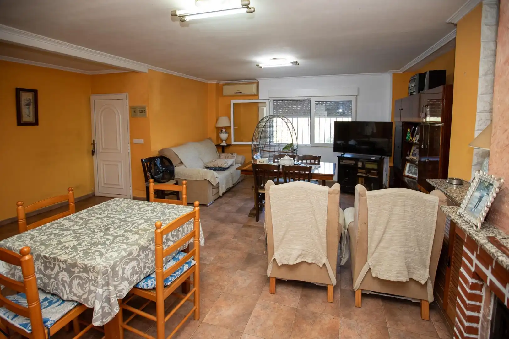 Sala d'estar de Casa o xalet en venda en Almudaina amb Moblat